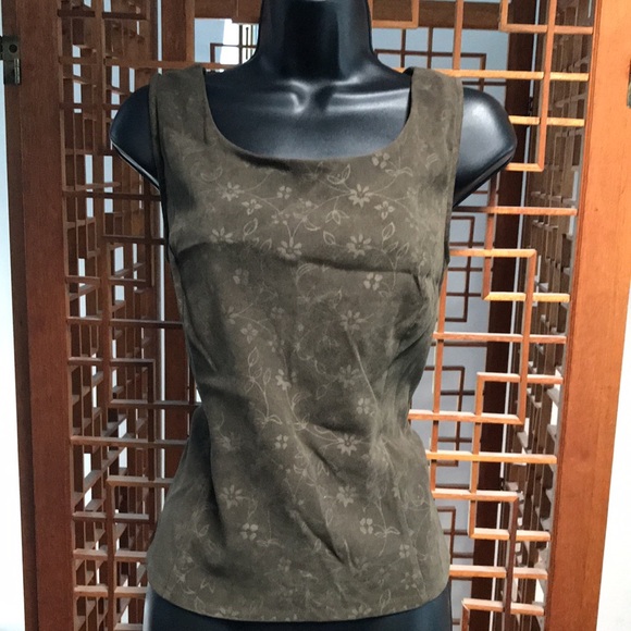 Sag Harbor army green shell/jacket with lighter green flower details. Size 10 - Picture 6 of 10